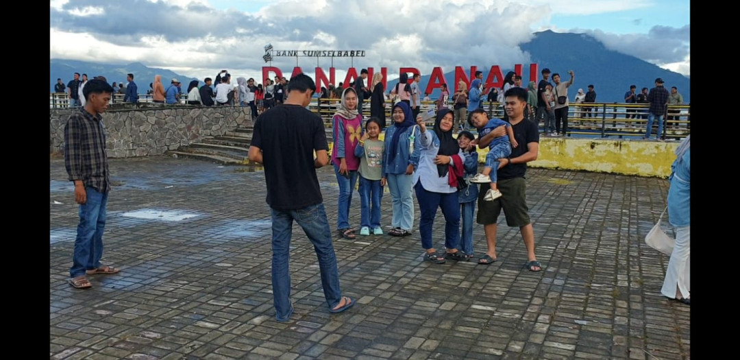 Danau Ranau Tetap Ramai Dikunjungi Wisatawan Pasca Lebaran