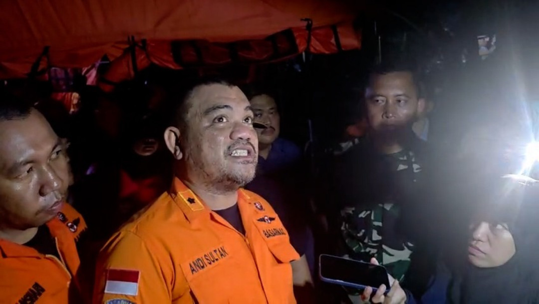 Basarnas Terjunkan 400–500 Personel untuk Pencarian Pesawat ATR di Maros