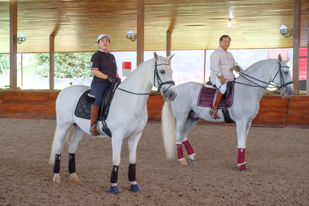 Bertemu di Hambalang, Puan Tunggangi Kuda Kesayangan Prabowo