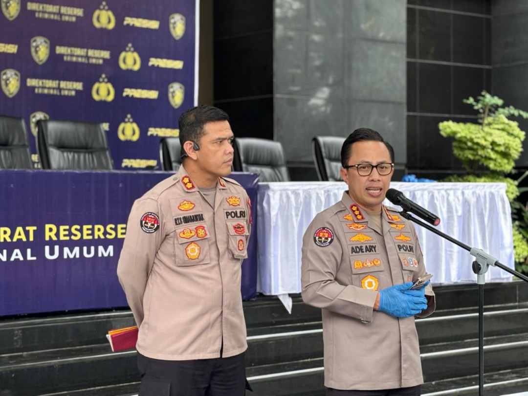 Polda Metro Tertibkan Ribuan Atribut Ormas dalam Operasi Berantas Jaya 2025