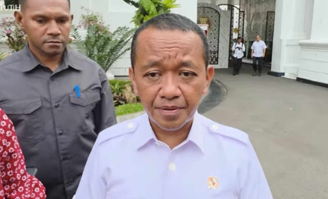 Minta Masyarakat Tidak Panic Buying, Bahlil: Stok BBM Kita Cukup