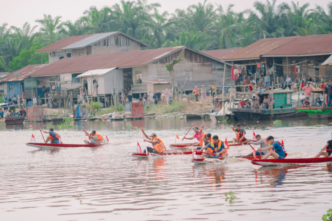Festival Pacu Sampan Tradisional II Okura Resmi Dimulai
