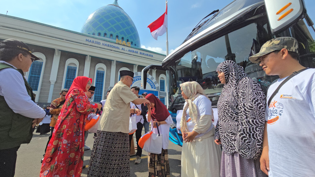 BPKH Berangkatkan 675 Pemudik Balik Kerja dari Surabaya dengan 15 Bus Gratis