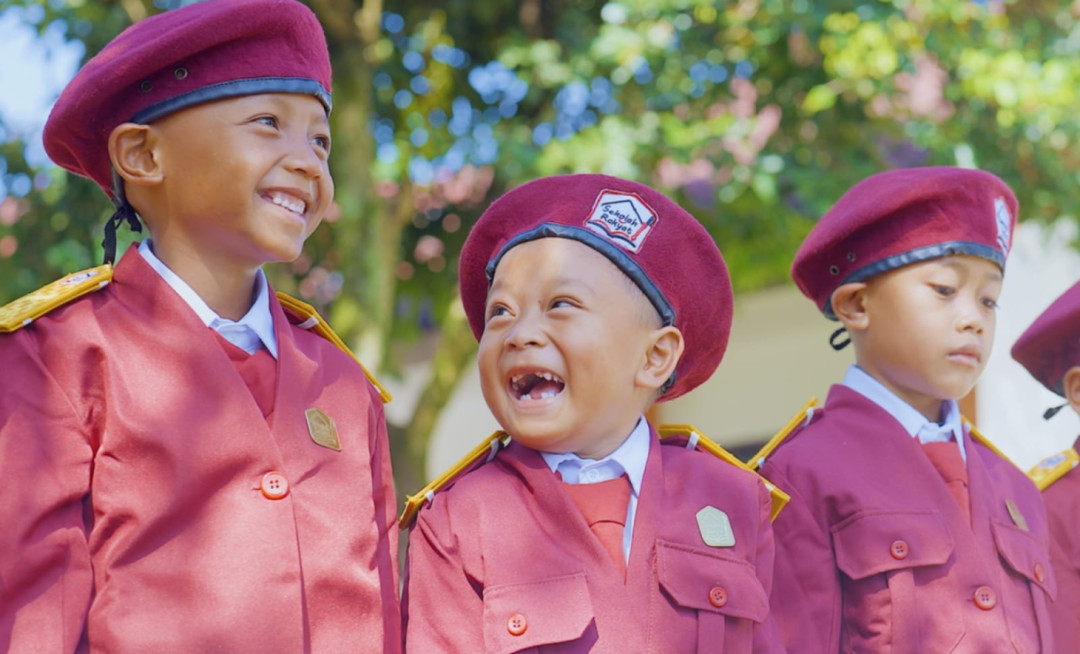Kisah Fikri, Pemulung Cilik Bangkit Lewat Sekolah Rakyat