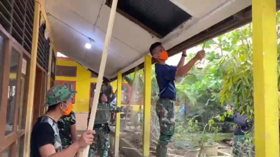 TNI Pulihkan Sekolah Pascabencana di Aceh-Sumut