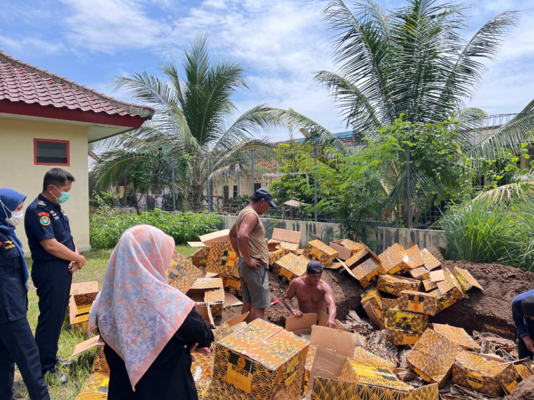 KKP Musnahkan 796,09 Kg Kulit Hiu dan Pari Ilegal