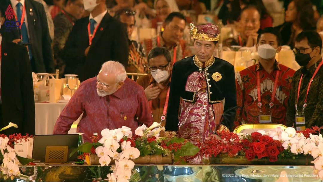 Gelar Jamuan Makan Malam untuk Kepala Negara G20 di GWK, Jokowi kenakan Baju Adat Bali