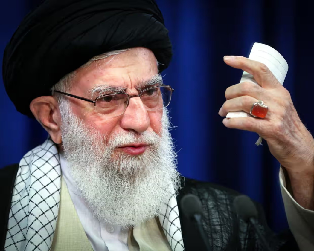 Ali Khamenei di Ujung Jalan: Pemimpin Besi Iran yang Kini Terjebak Tanpa Pilihan