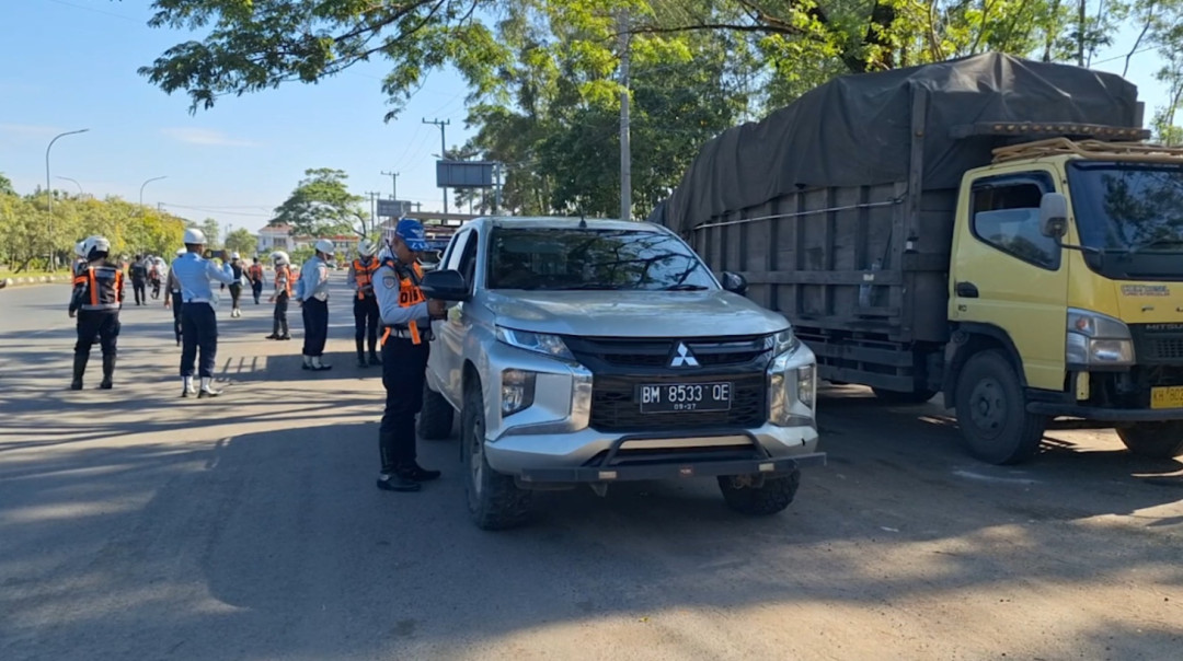 Razia ODOL di Banjarbaru: 39 Truk Ditilang, Petugas Temukan KIR Bodong