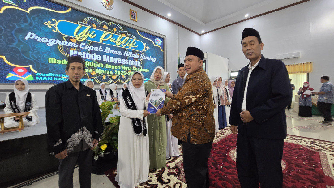 Terobosan Ramadan: MAN Surabaya Cetak 25 Pembaca Kitab Mumtaz