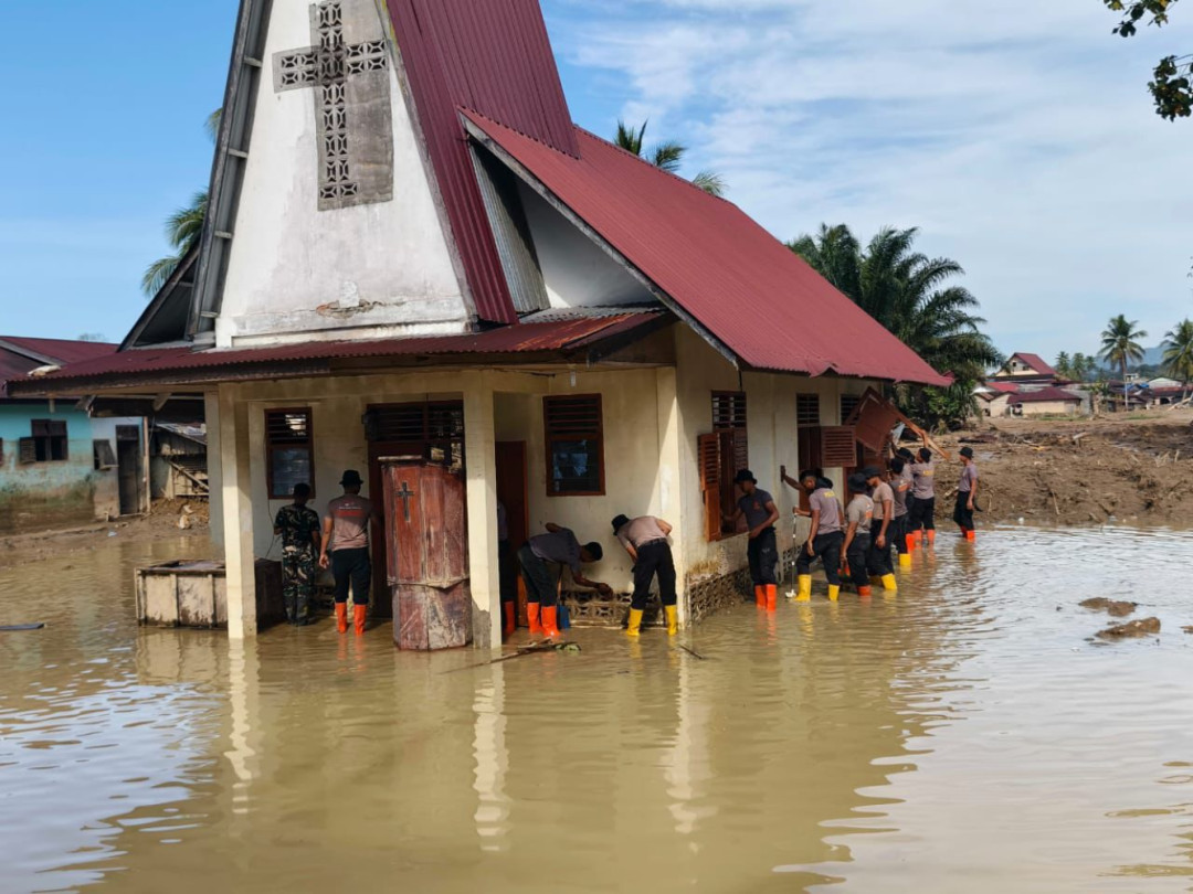 Jelang Natal, Polda Sumut Prioritaskan Pemulihan Fasilitas Ibadah dan Kesehatan Warga Terdampak Bencana