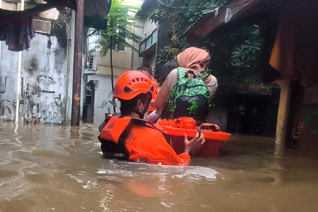 148 RT dan 20 Ruas Jalan di Jakarta Masih Tergenang Akibat Hujan Deras