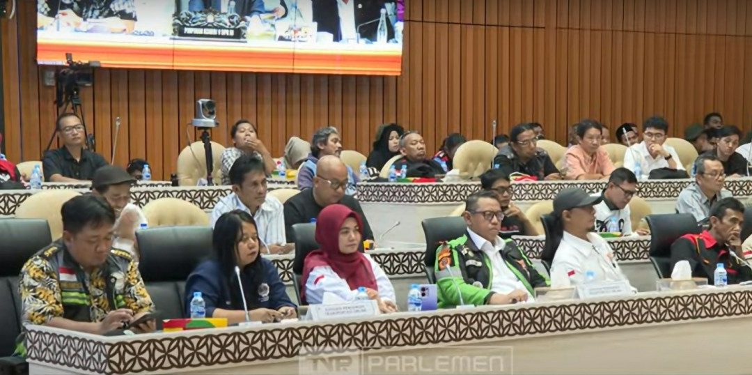 Pengemudi Ojol dan Taksi Online Desak DPR Atur Ulang Potongan Biaya Aplikasi