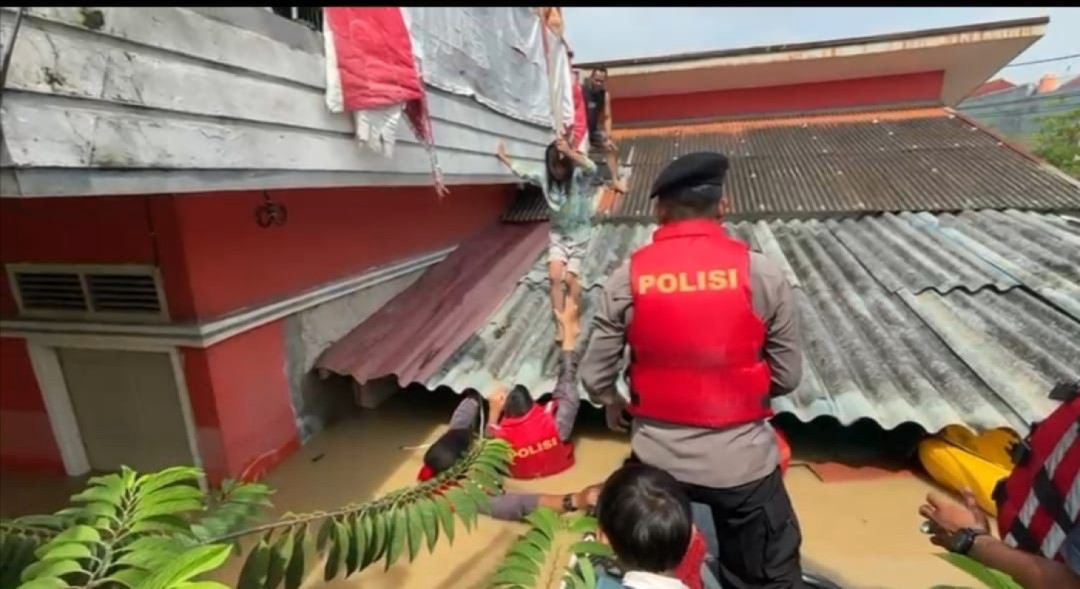 Banjir Setinggi 3 Meter Rendam Perumahan Bekasi, Ratusan Keluarga Terkena Dampak