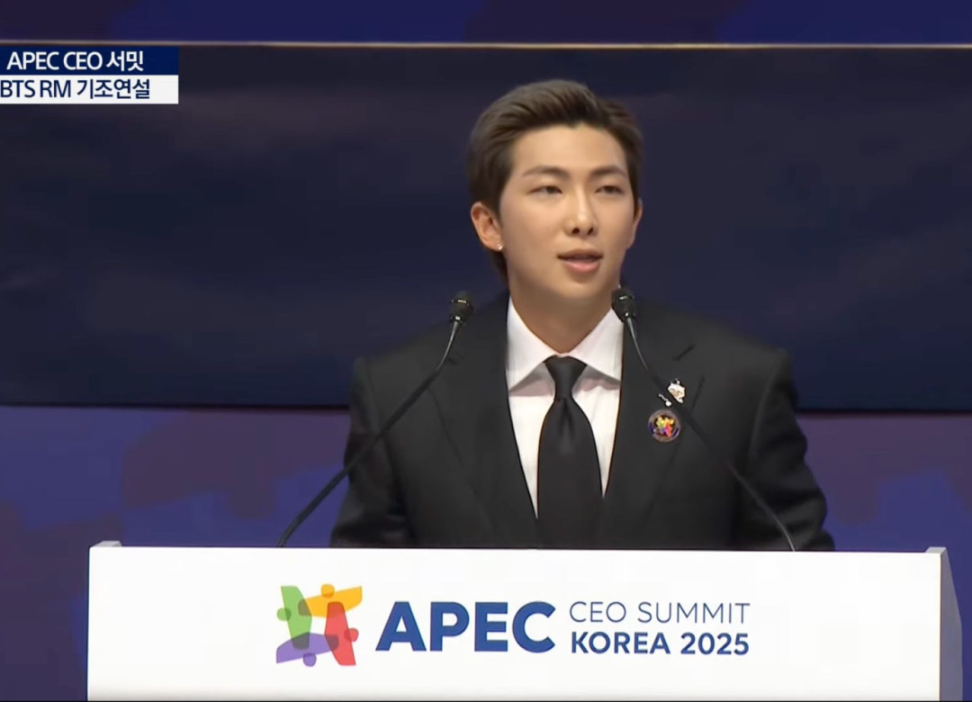 RM BTS Catat Sejarah: Artis K-pop Pertama yang Berpidato di APEC CEO Summit Korea 2025