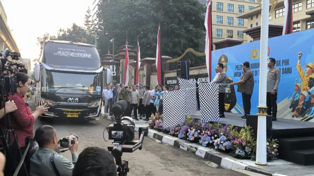 Kapolri Lepas 700 Buruh Terdampak PHK ke Lapangan Kerja Baru