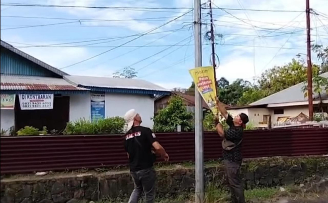 Pemkot Manado Tertibkan Baliho dan Reklame di Fasilitas Umum