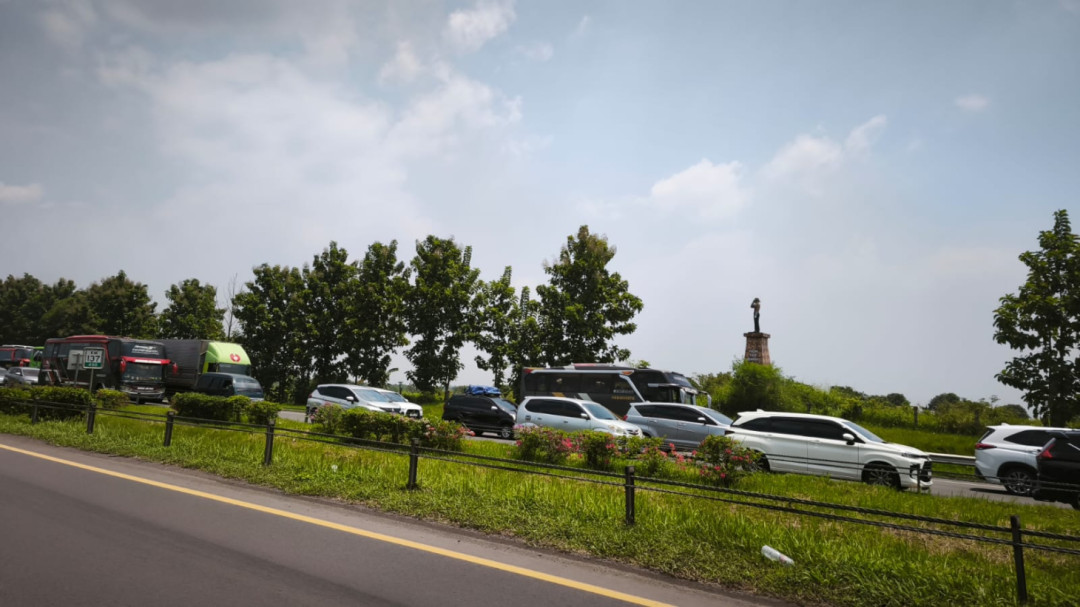 Kemacetan Terjadi di KM 137 Tol Cipali, Arus Kendaraan Terpantau Padat