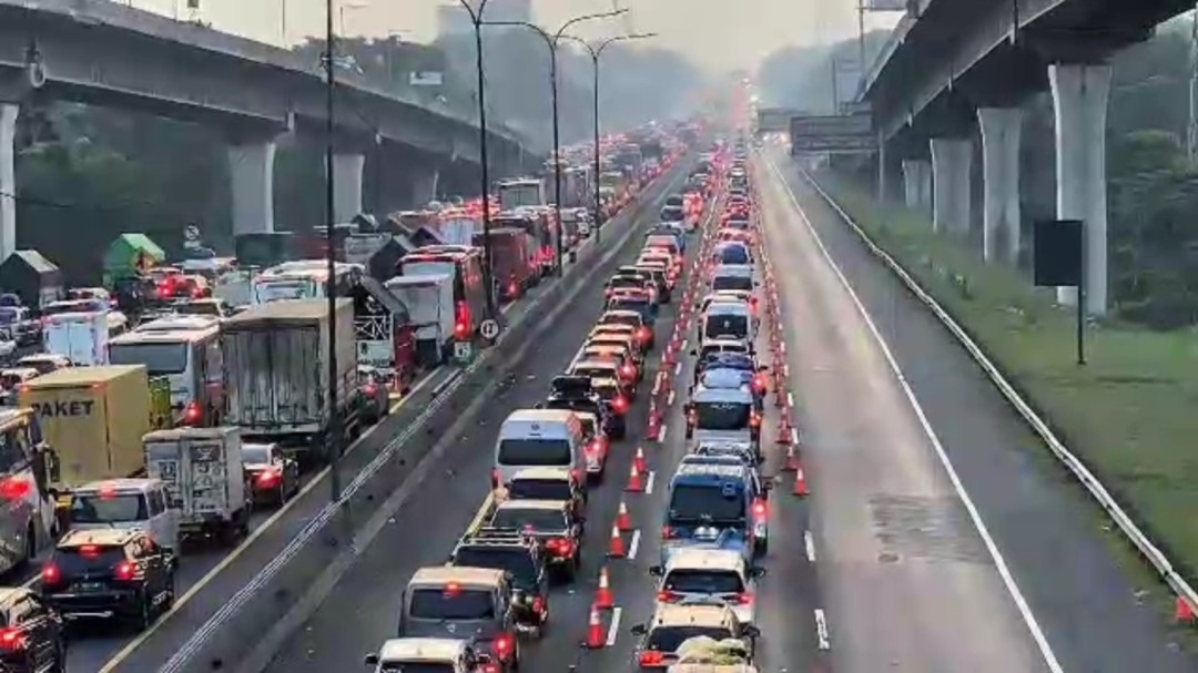 Tol Jakarta–Cikampek KM 48 Padat Merayap