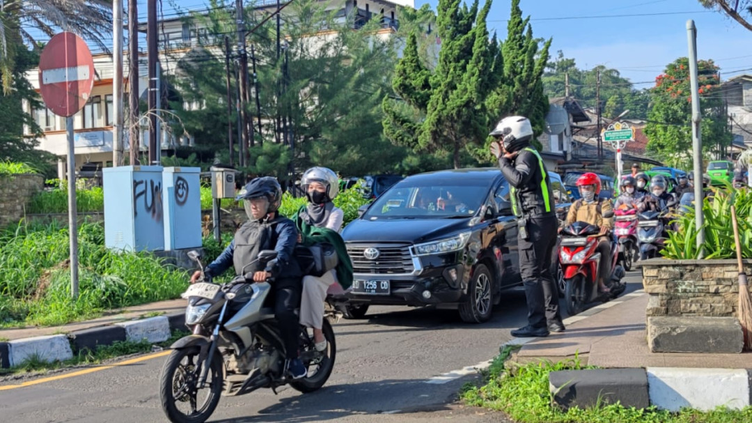 Volume Kendaraan Menuju Puncak Naik 20 Persen