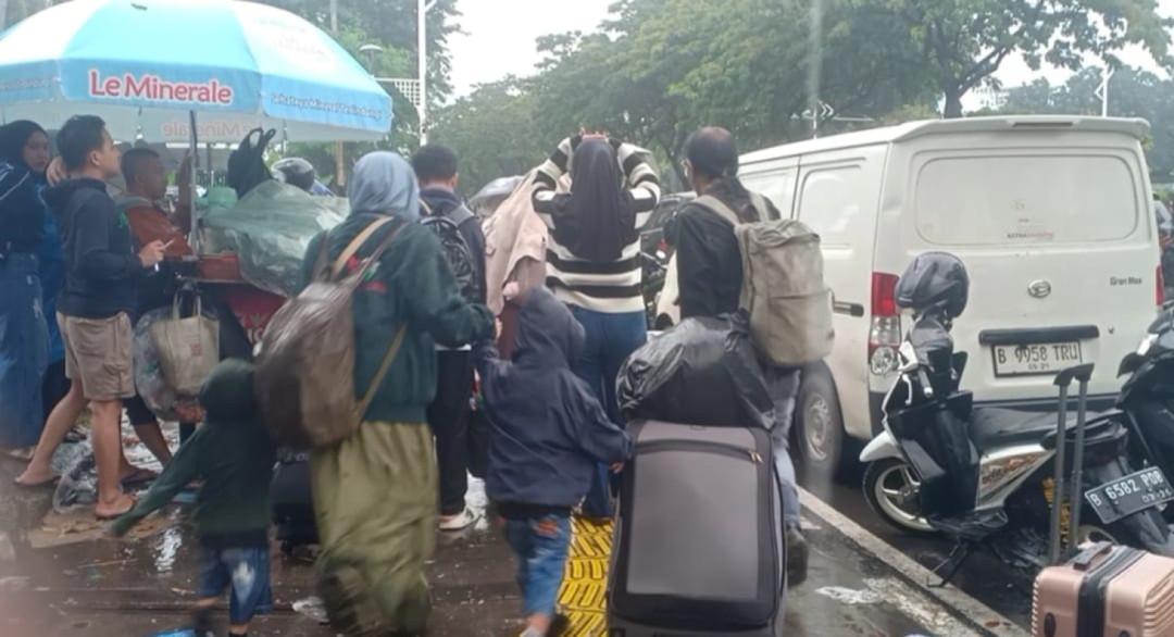 Senayan Macet, Gelombang I Pulang Basamo Dimulai