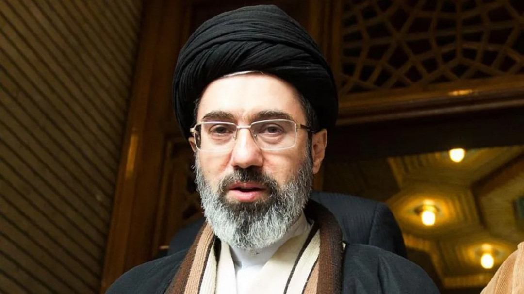 Langkah Pertama Mojtaba Khamenei Pimpin Iran