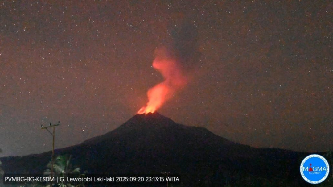 Gunung Lewotobi Laki-laki Naik ke Status Awas, 31 Kali Erupsi Sejak Jumat