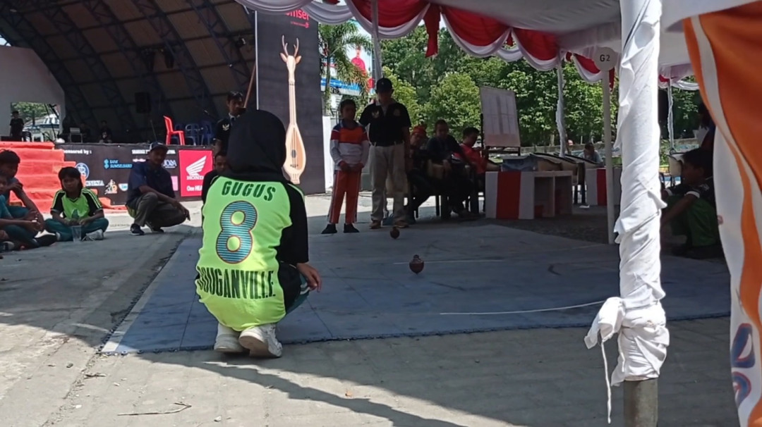 Permainan Tradisional Gasing Bangkit di Pangkalpinang