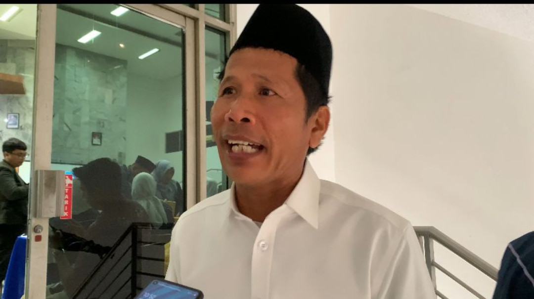 Ketua Komisi V DPRD Riau Dukung Pembatasan Penggunaan Gadget di Sekolah