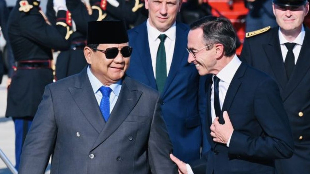 Presiden Prabowo Tiba di Paris, Disambut Hangat Prancis Jelang Parade Militer Bastille Day