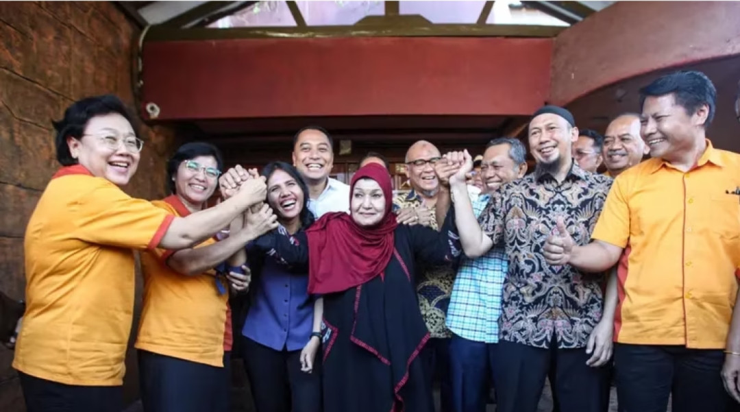 Wali Kota Surabaya Mediasi Konflik Antara Warga dan Sekolah Petra Soal Iuran Rp35 Juta