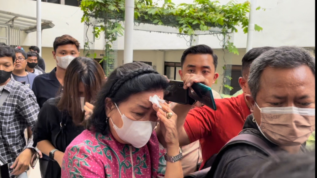 Keluarga Menangis Usai Ferdy Sambo Dituntut Penjara Seumur Hidup