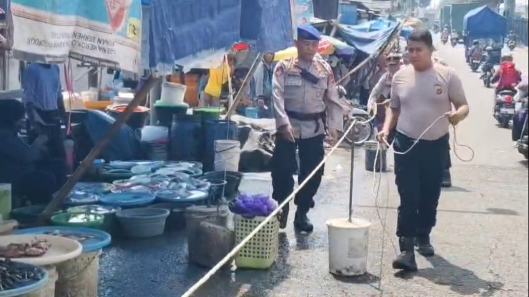 Cegah Kemacetan Mudik, Polisi Tertibkan Pasar Ikan Gebang di Pantura