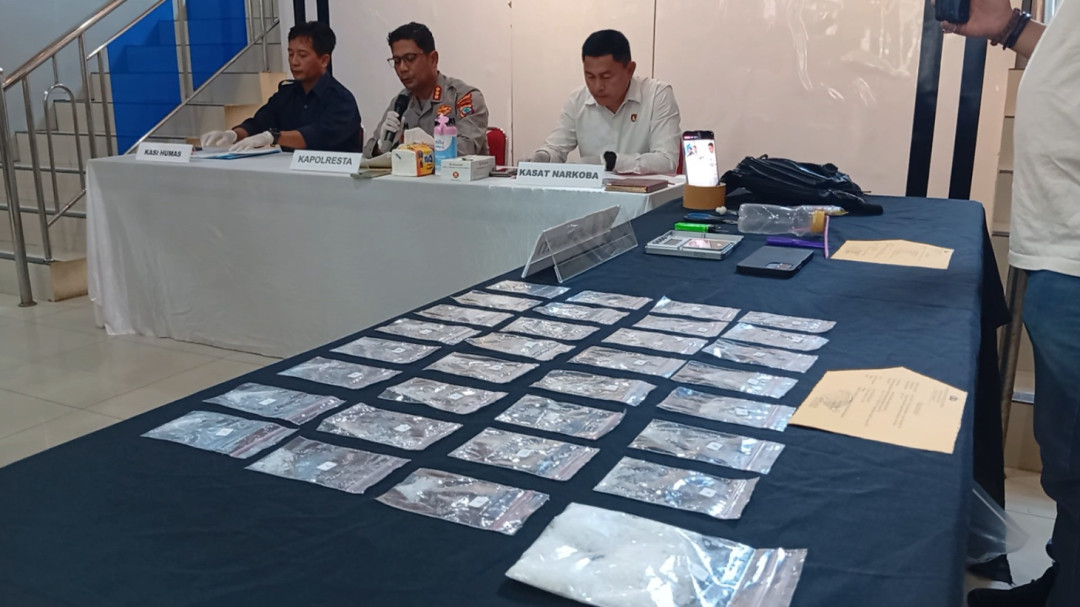 Polresta Manado Tangkap Pengedar 30 Paket Sabu