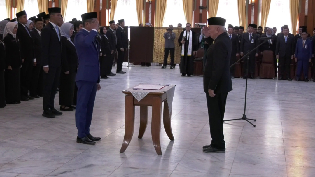 Lantik Pejabat, Gubernur Kalsel: Pelayanan Publik Harus Diperkuat