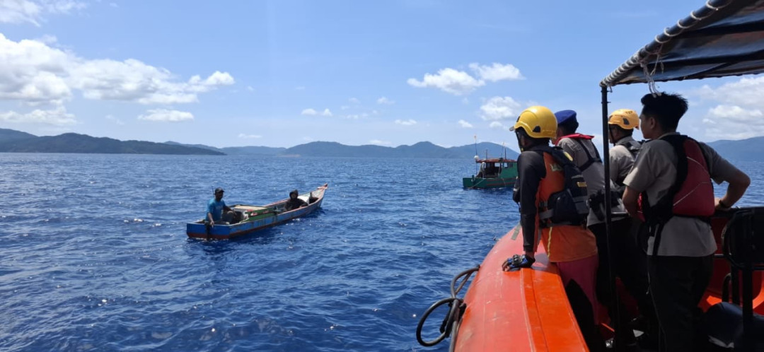 Pompong Mati Mesin di Perairan Anambas, Dua Nelayan Dievakuasi