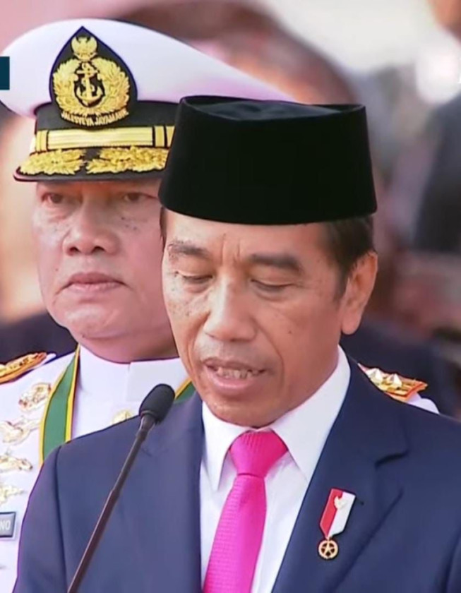 Jadi Inspektur Upacara, Jokowi: TNI Tolong Berikan Pemahaman Beda Pilihan Itu Wajar