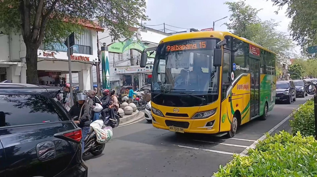 Penataan Bus Dukung Kelestarian Kawasan Sumbu Filosofi