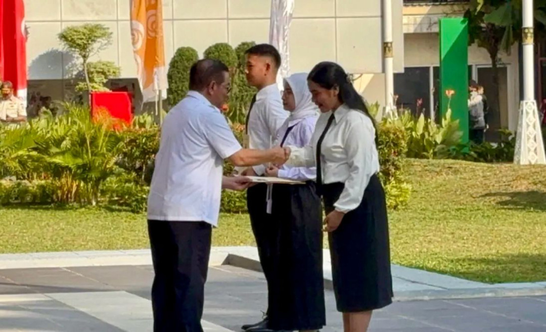 Gubernur DKI Jakarta Serahkan SK kepada 3.419 CPNS, Termasuk 15 Disabilitas