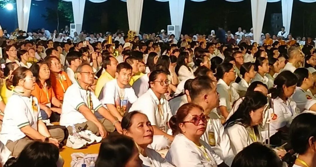 Ribuan Umat Buddha Peringati Waisak 2569 BE di Candi Borobudur