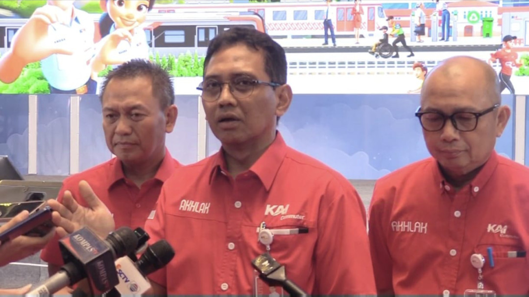 Antisipasi Lonjakan Penumpang, KCI Operasikan KRL Jabodetabek 24 Jam di Malam Tahun Baru
