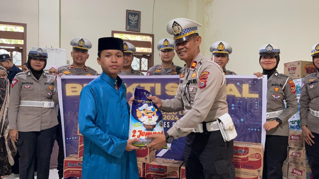 Aksi Bakti Sosial Satlantas Polres Parepare Sambut HUT Ke-69 Lalu Lintas