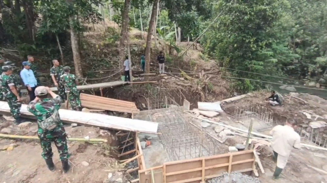 Jembatan Gantung Garuda Permudah Akses Warga Magelang