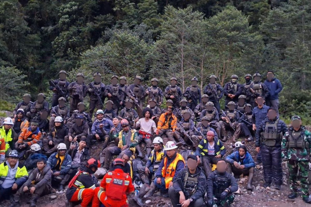 TNI Evakuasi 18 Pekerja Freeport di Papua