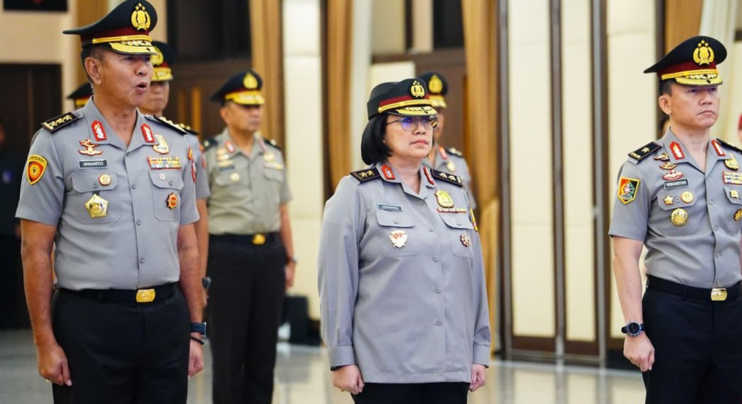 Kapolri Lantik 17 Jenderal Baru, Komjen Winarto Resmi Bertugas di BIN