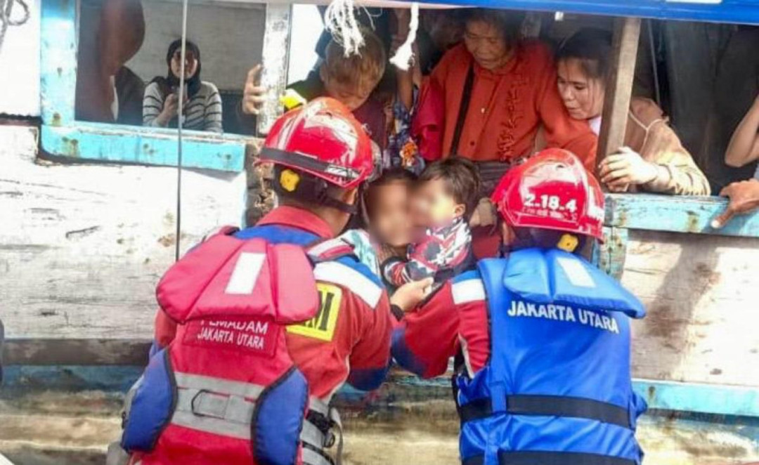 61 Penumpang KM Sumber Makmur Berhasil Dievakuasi