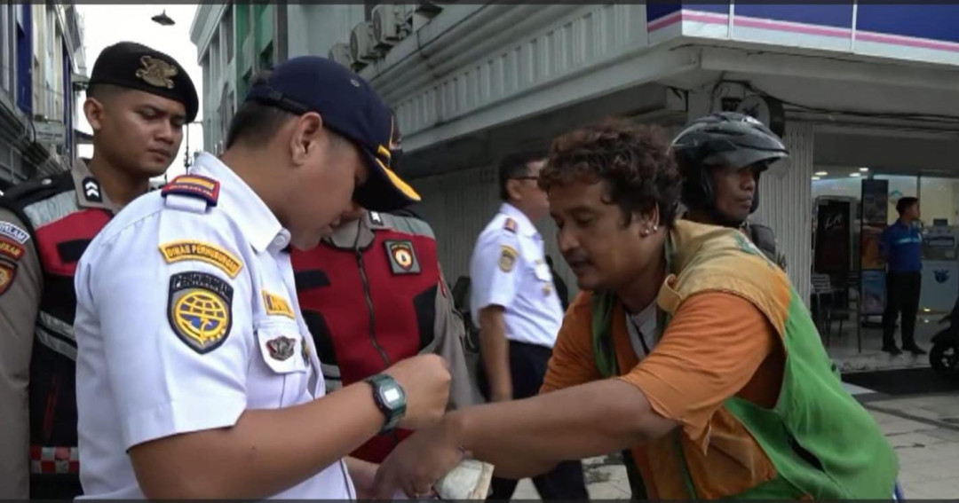 Dishub Surabaya Tindak Jukir Nakal dan Parkir Sembarangan