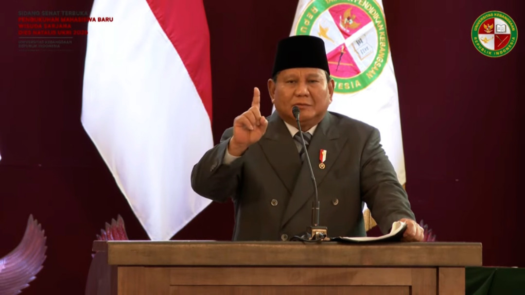 Sentuhan Haru Presiden Prabowo di Kampus UKRI: Ajak Wisudawan Nyanyi Lagu 'Kasih Ibu'