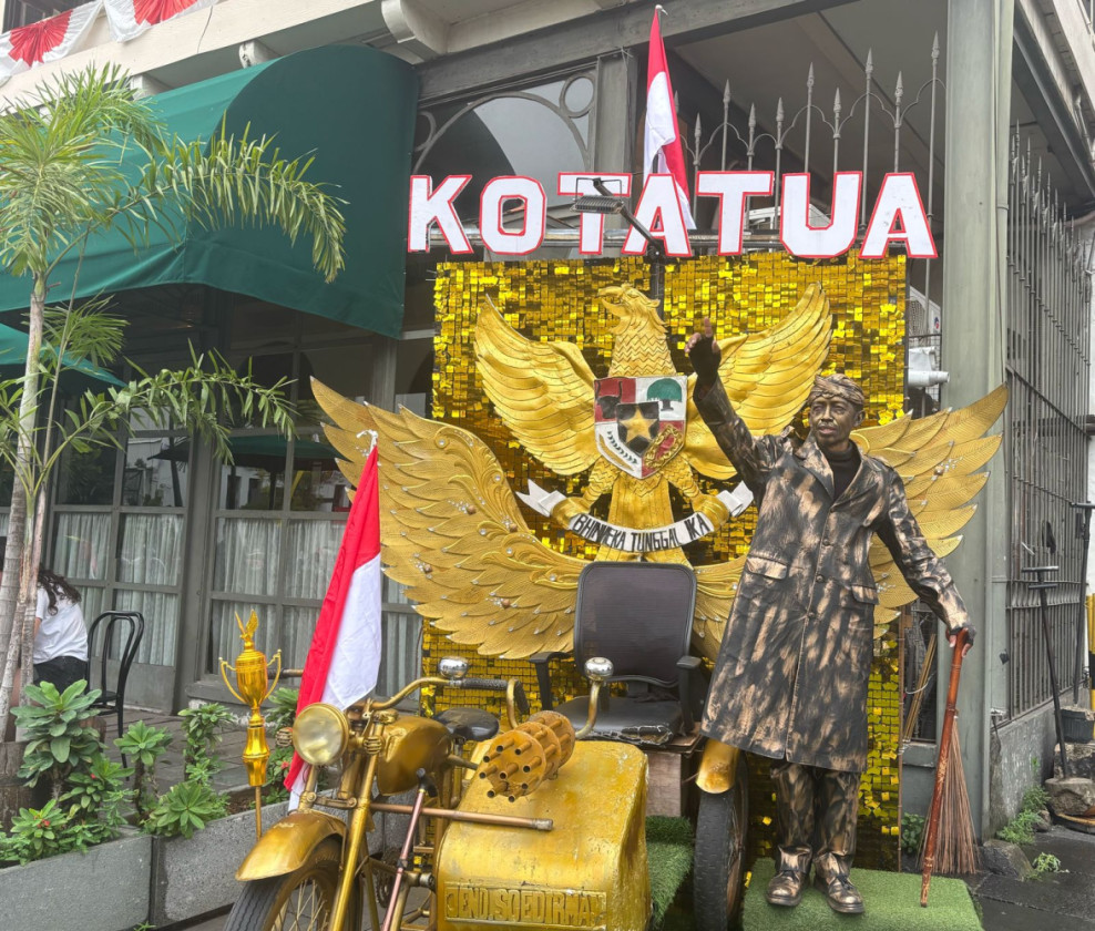 Patung Hidup Jenderal Soedirman Meriahkan Kota Tua Jelang HUT ke-80 RI