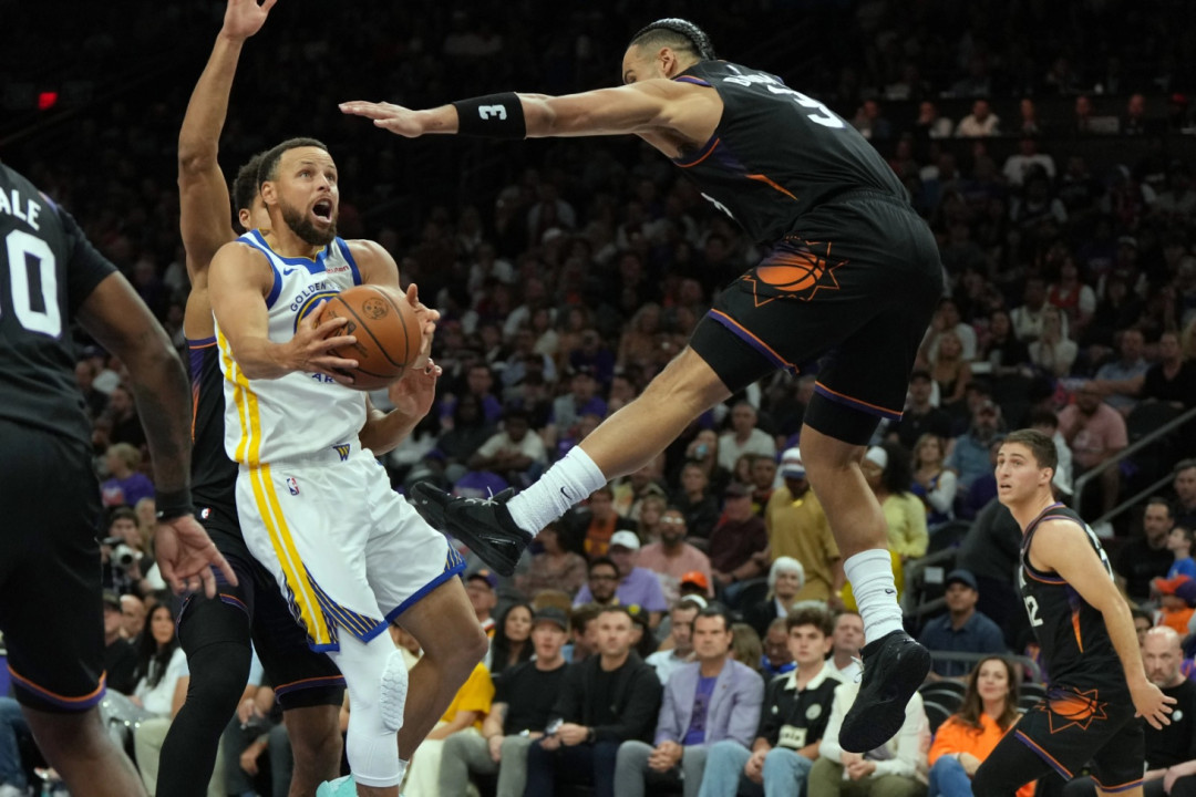 NBA Basket: Suns Depak Warriors, Amankan Tiket Playoff